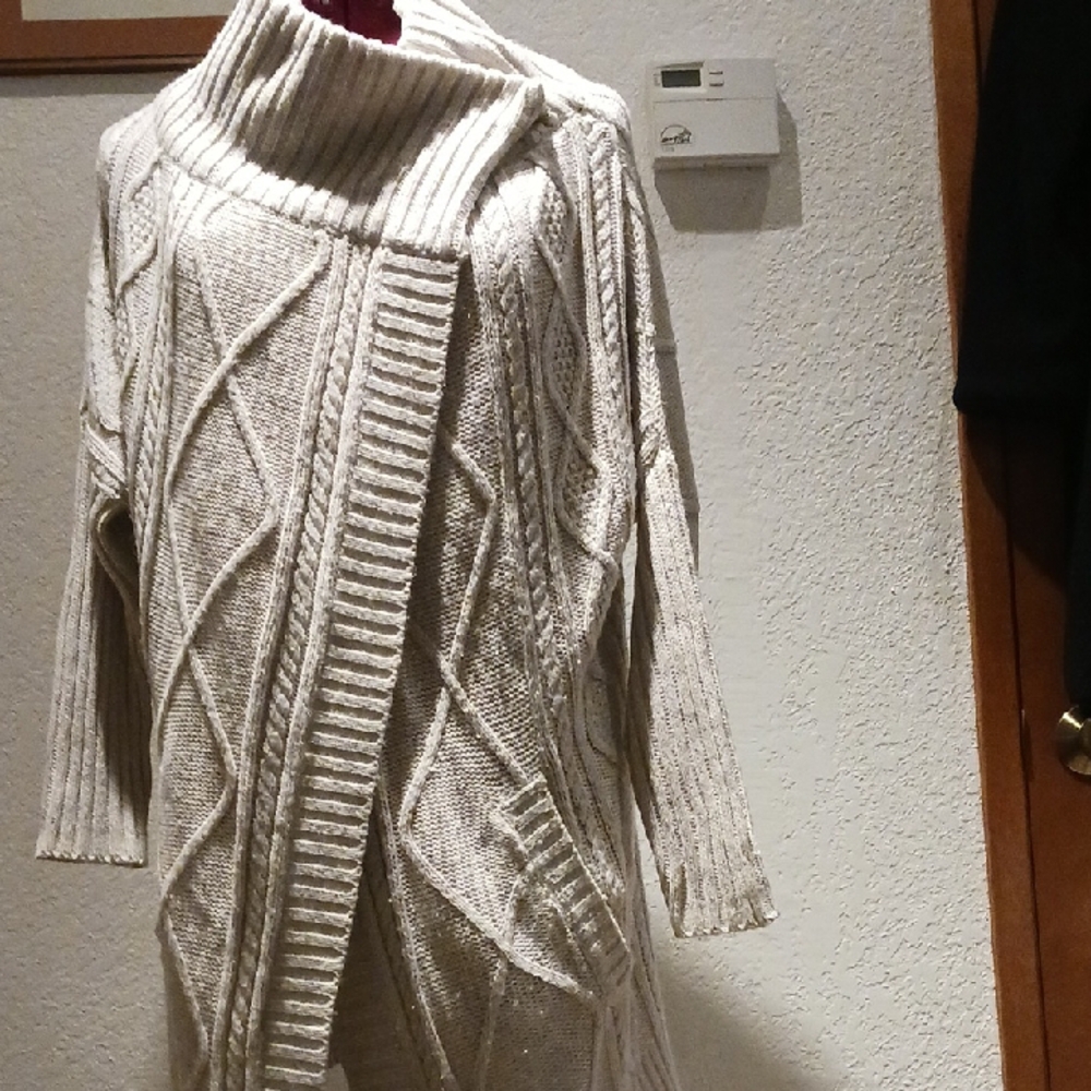 RETROD Etro Cream Turtleneck Sweater with Cable Knit Design